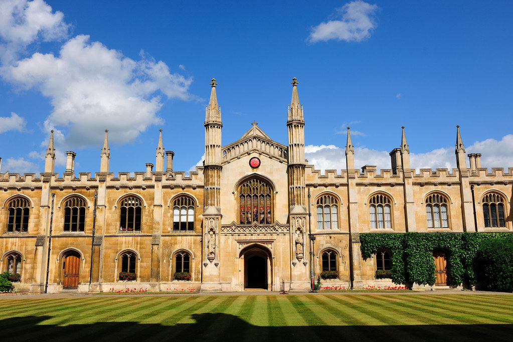 Cambridge college buildings and River Cam